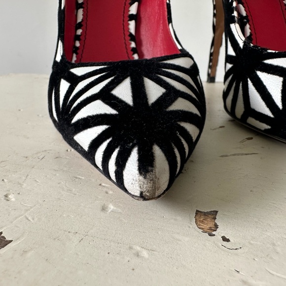 Dsquared2 Black and White Geometric Stiletto Print Pumps Women's Size 38 US 7 - Picture 13 of 13